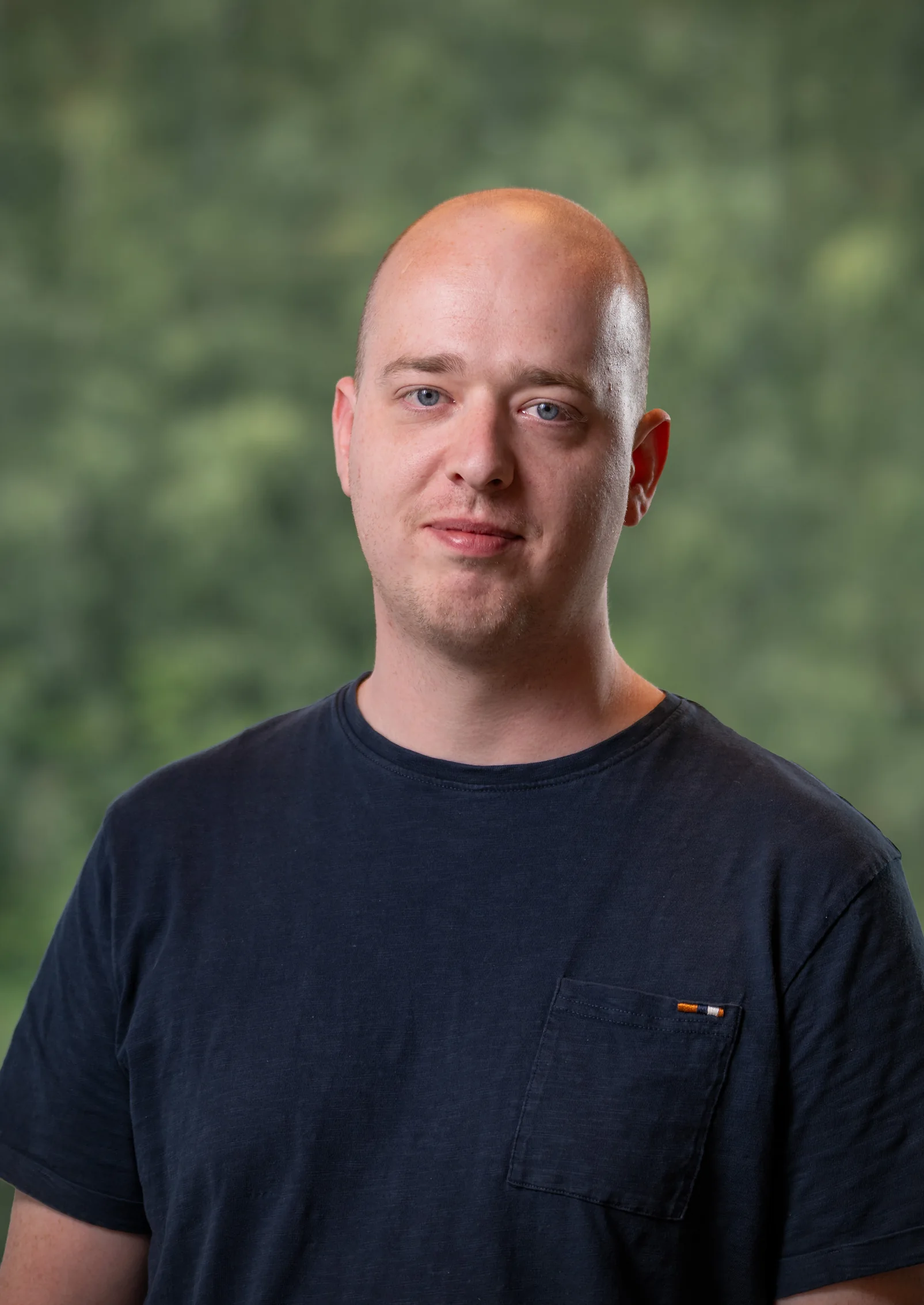 Portret van Dennis, medewerker bij Twentecs