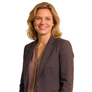 Vrouw in blazer, representatief voor verzekeraars